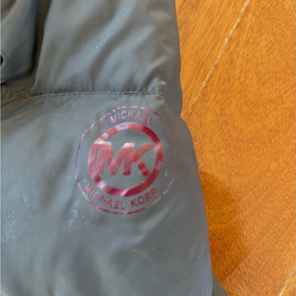 MK Puffer Coat MICHAEL KORS Coat Women PACKABLE DOWN FILL Gray / Red Coat Sz L - Picture 15 of 16